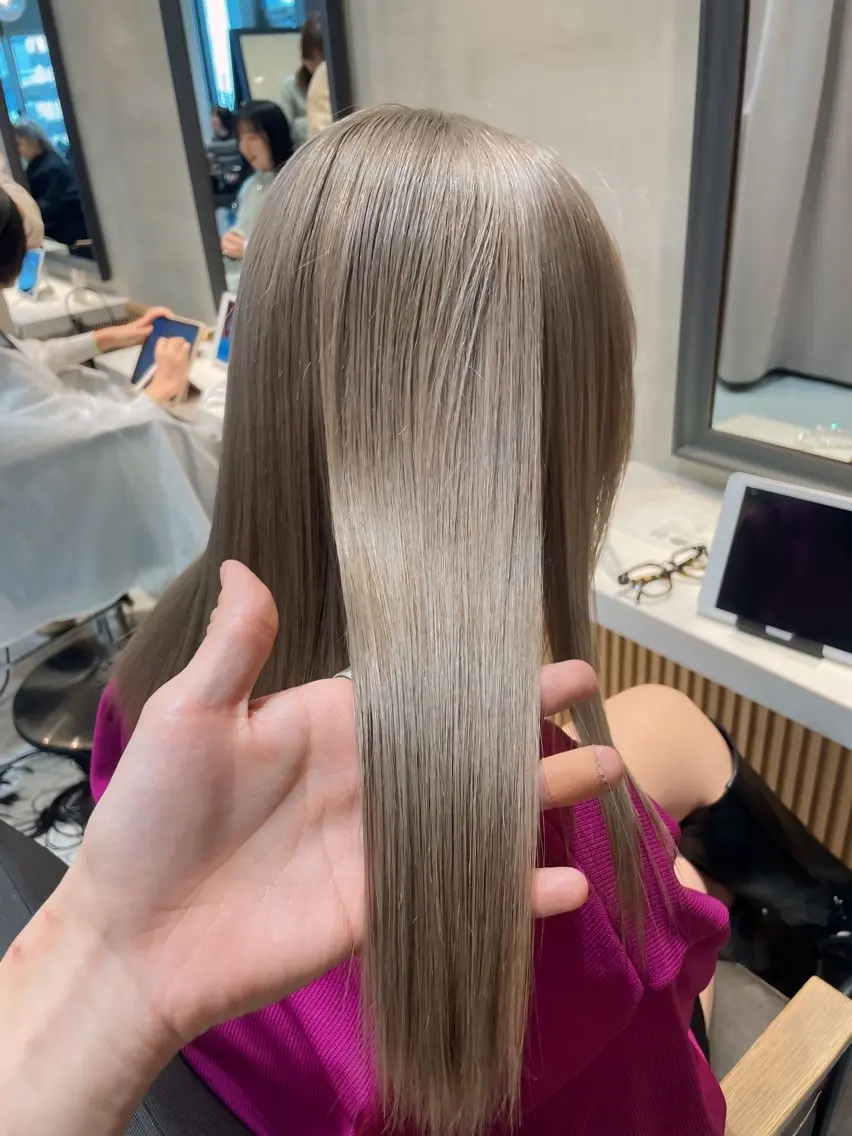 ミディアム カラー カット ヘアカラー 縮毛矯正 トリートメント Aster 店長 れおんのヘアスタイル