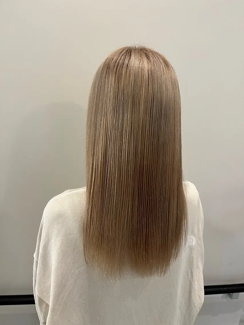 ロング 縮毛矯正 カット 新宿髪質改善 ブリーチストレートのヘアスタイル