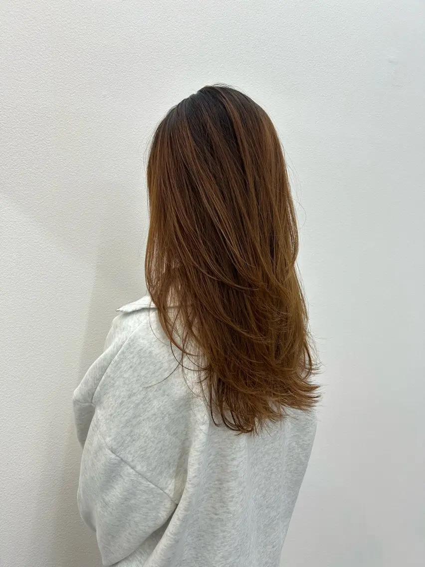 ロング 顔まわりレイヤー レイヤーカット 齋藤 真帆のヘアスタイル