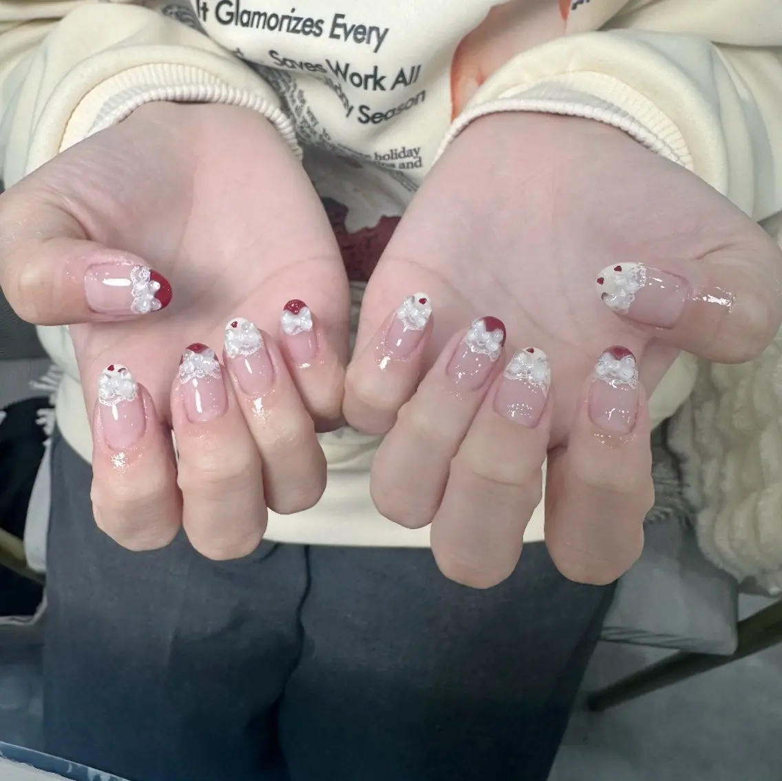 ネイル チークネイル フレンチネイル ジェルネイル ガラスフレンチ キラキラネイル ハンドネイル UM Nail Salonのネイルデザイン