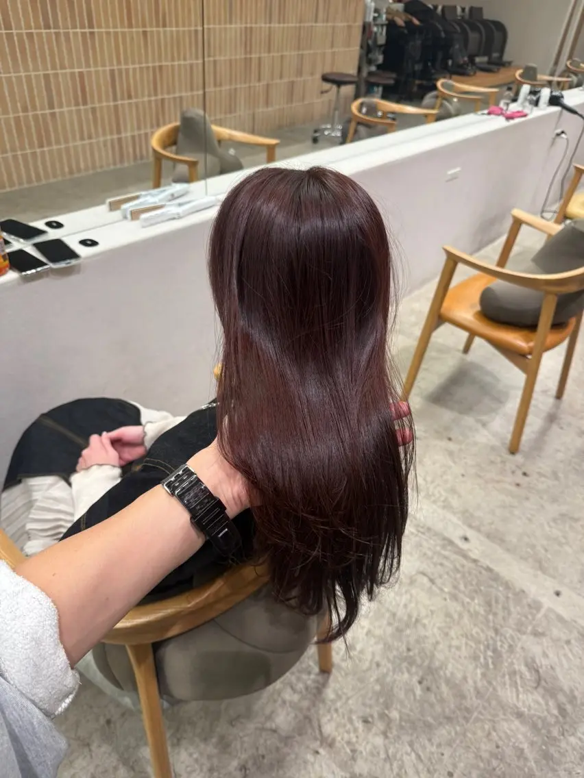 ロング カラー ロングレイヤー ベージュカラー ブリーチ 透明感カラー グレージュ カット ヘアカラー トリートメント 誰より丁寧なカット/ 小林輝/レイヤーのヘアスタイル