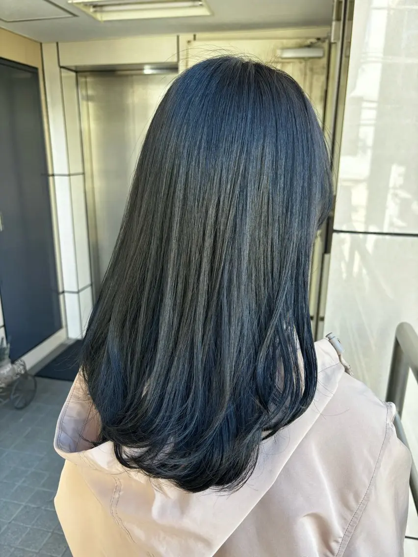 セミロング カラー ヘアアレンジ ブルーカラー ブルージュ 似合わせhair🔸 アサダ タカコ🔸のヘアスタイル