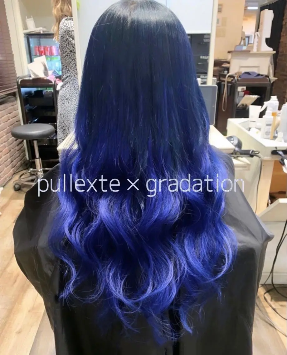 ロング カラー プルエクステ ブルーカラー エクステ ロング Fi-Ne原宿店店長 プルエクNANAMIのヘアスタイル