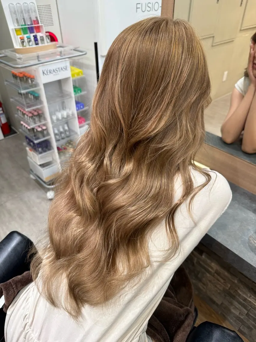 ロング RIEブリーチ& エクステ特化型のヘアスタイル