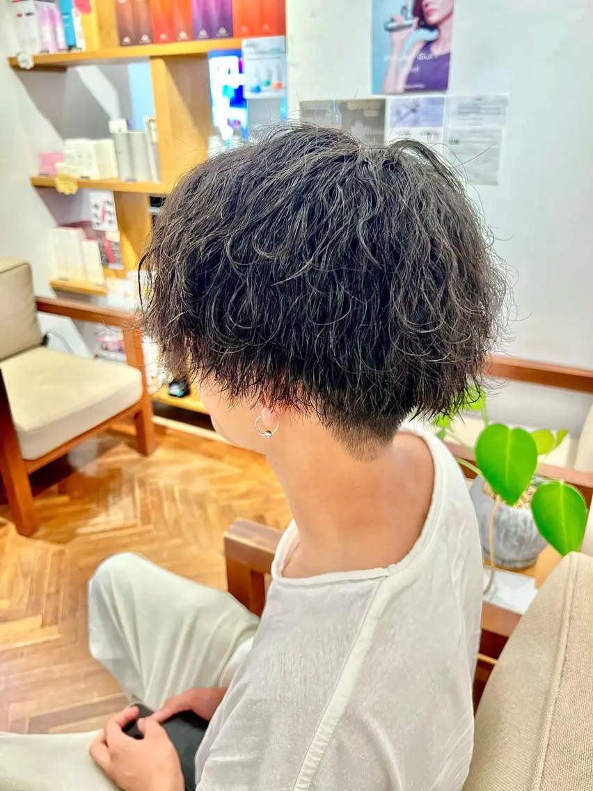 ショート パーマ メンズ メンズパーマ 波巻きパーマ ショート✖️縮毛矯正 ✂️秋山知穂✂️のヘアスタイル