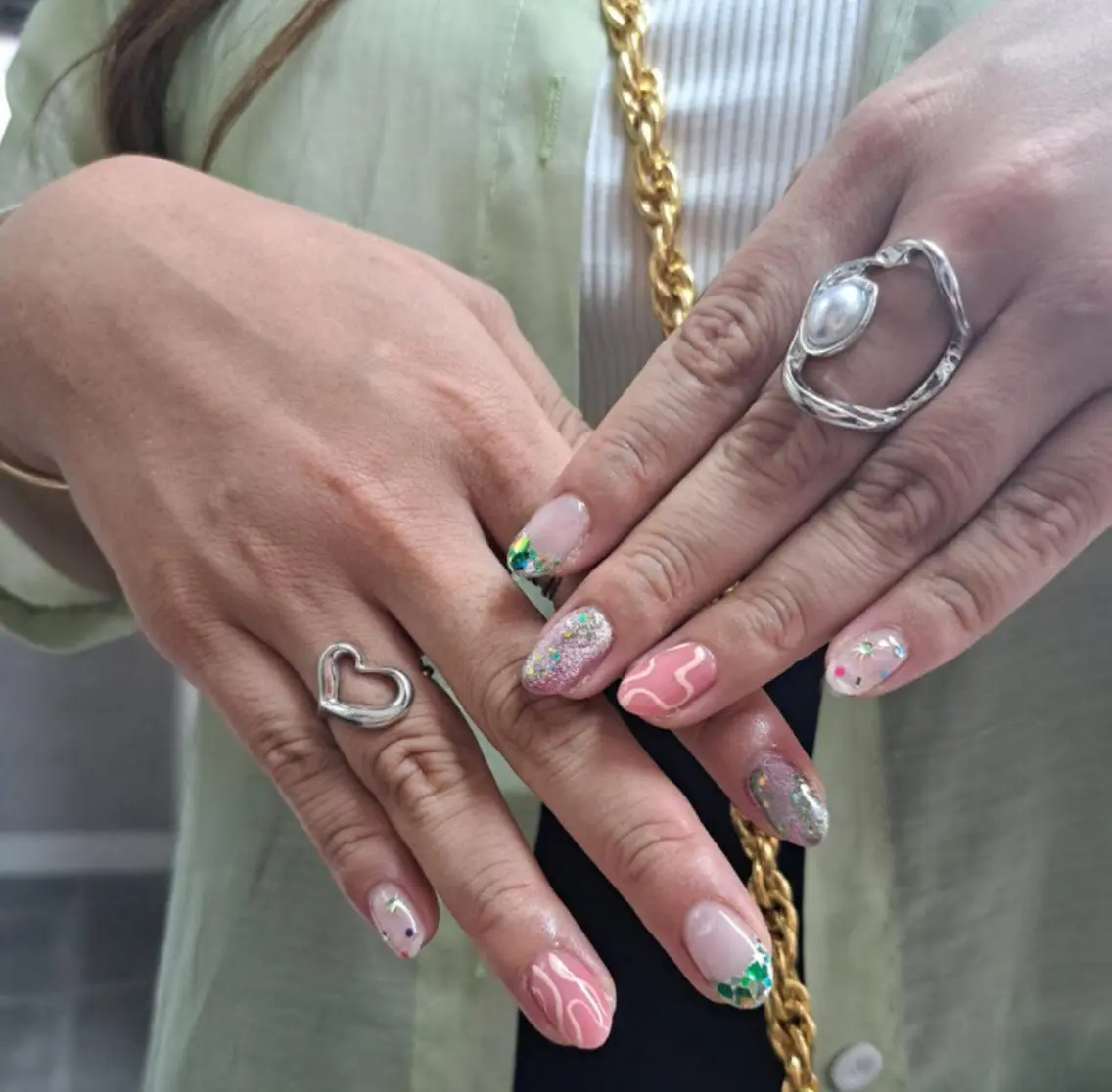 ネイル アートネイル ジェルネイル ホログラムネイル ニュアンスネイル スカルプネイル nailstudio eviz新宿店のネイルデザイン