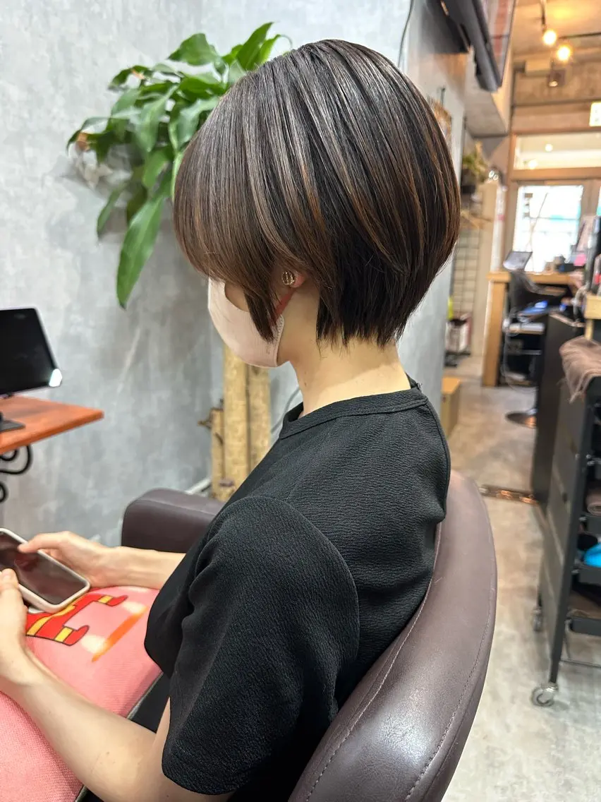 ショート 切りっぱなしボブ ショートボブ ハンサムショート 丸みショート ボブ モテ髪/ボブ/ショー ト/アダチフウトのヘアスタイル