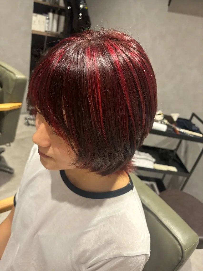 ショート カラー ヘアアレンジ デザインカラー ハイライトカラー ハイライト カット ヘアカラー 小國 綾かのヘアスタイル