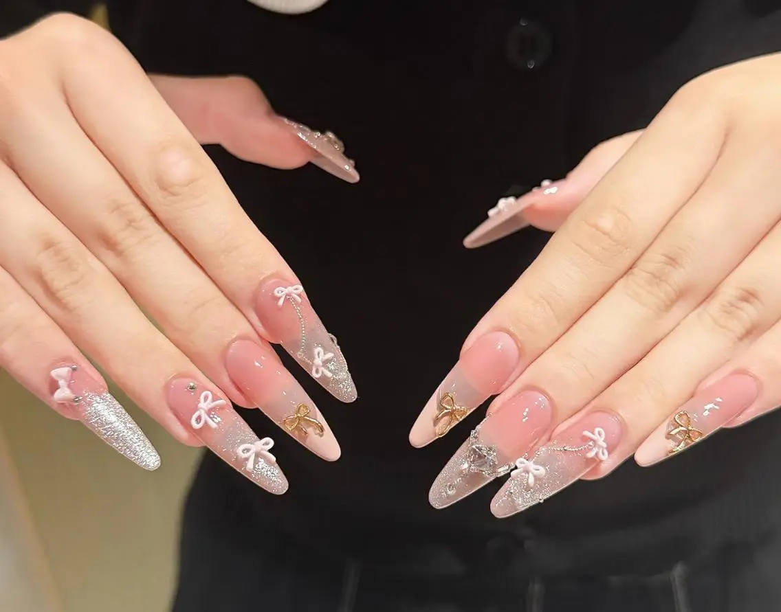 ネイル ハンドネイル 🎀 Ayaka_nailのネイルデザイン