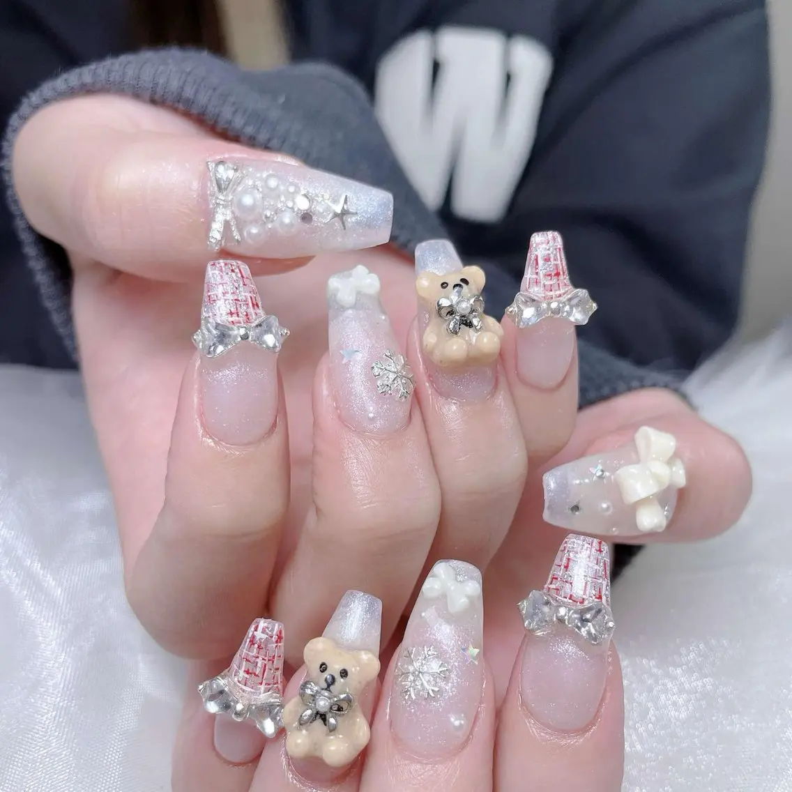 ネイル 成人式 ジェルネイル ロングネイル マグネットネイル 大理石ネイル(マーブル) ハンドネイル MoMoA Nail ネイル長さ出し専門店のネイルデザイン