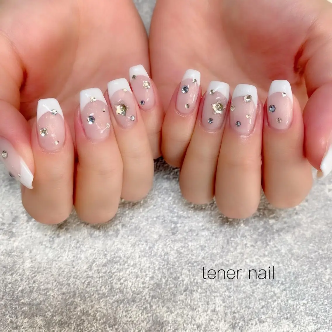 ネイル フレンチネイル ストーンネイル テネルネイル tener nailのネイルデザイン