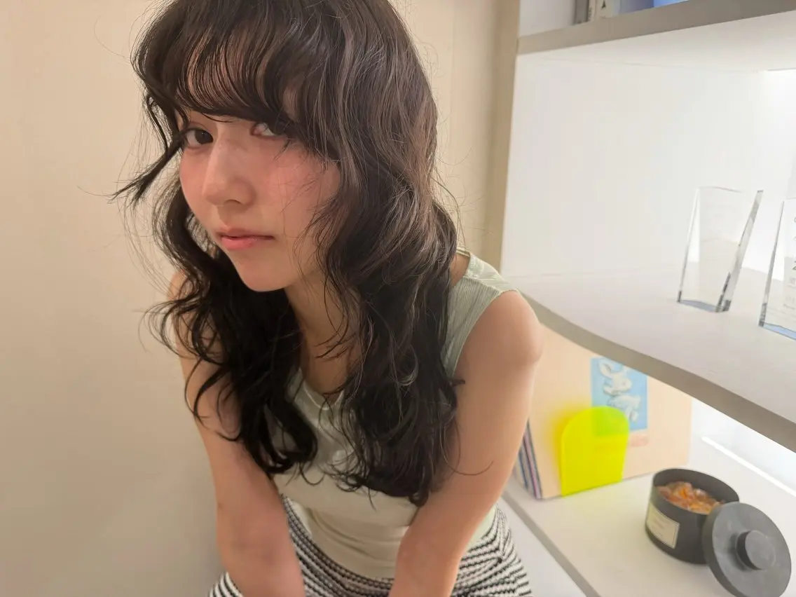 ロング カラー SEE.カシワバラ リコのヘアスタイル