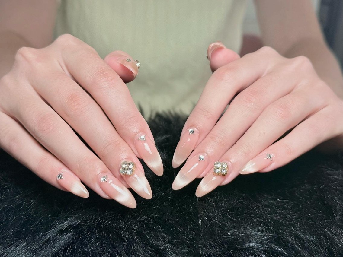ネイル 韓国ネイル マグネットネイル ニュアンスネイル オフィスネイル ワンカラーネイル ハンドネイル Hana Rose Nailのネイルデザイン