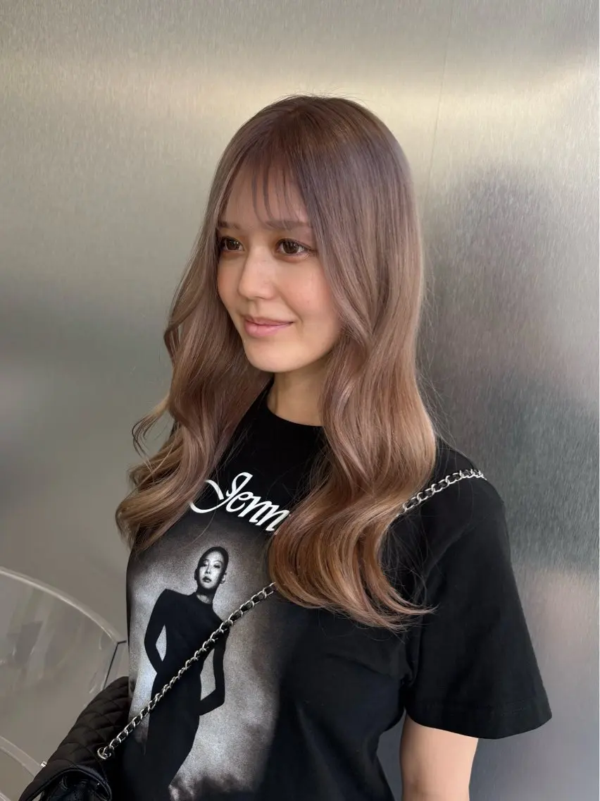 ロング 鶴町 桃香のヘアスタイル