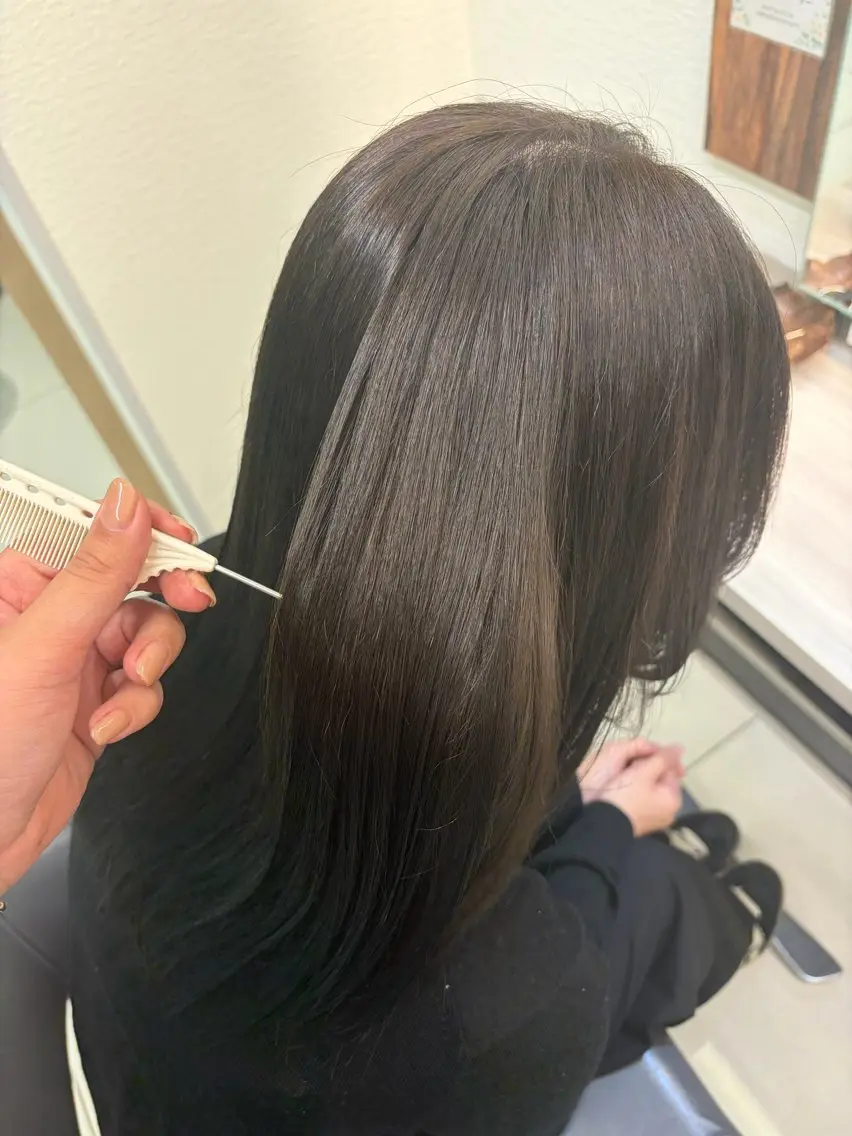 ロング ヘアカラー 三並 綾夏のヘアスタイル