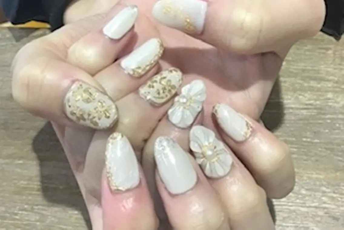 ネイル 持ち込み 八木 香澄のネイルデザイン