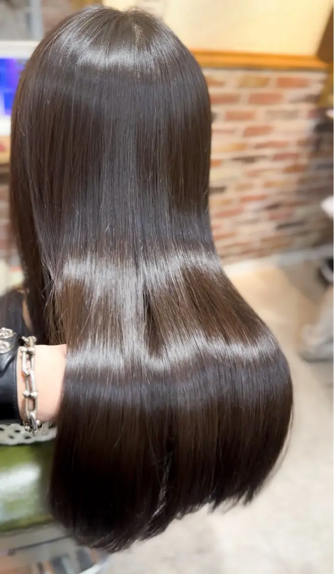 ロング 縮毛矯正 カット ヘアカラー 縮毛矯正 飯星慧斗 /ブリーチ、縮毛矯正のヘアスタイル