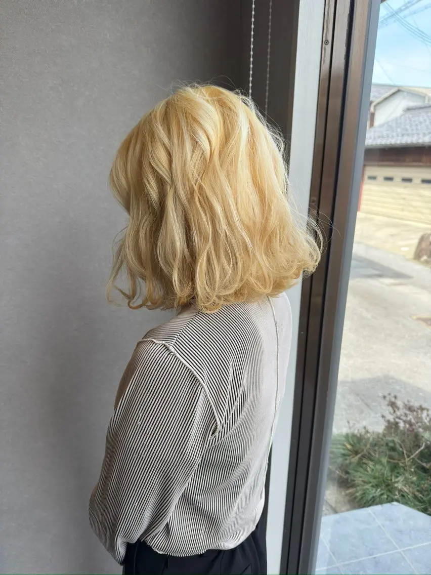 【全体ブリーチのみ】Wカラーは別料金(リタッチ相談可)の写真