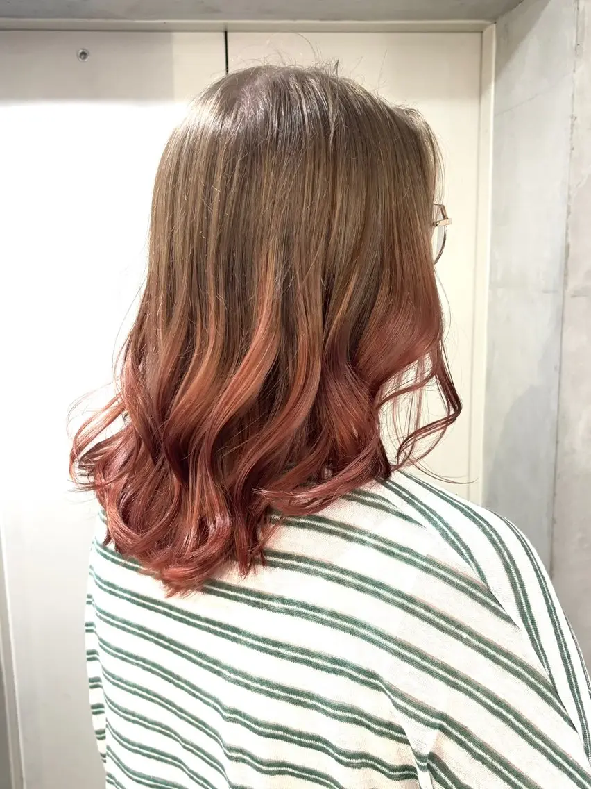 セミロング カラー グラデーションカラー メンズバレイヤージュ 中野裕介のヘアスタイル