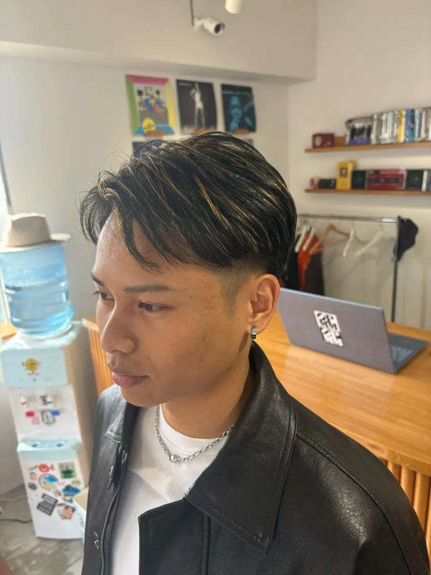 メンズ メンズハイライト ヘアカラー ノハナ💜北谷 BY MY SIDEのヘアスタイル