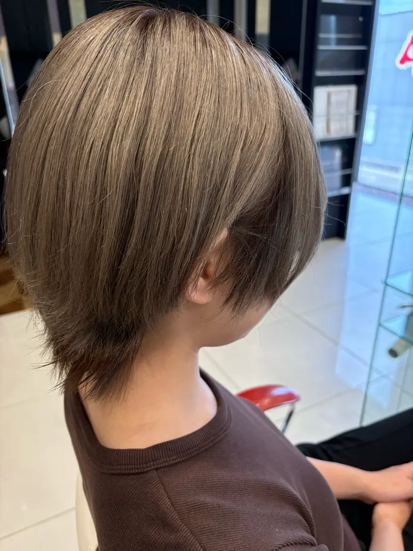ショート ヘアカラー 矢口 将旭のヘアスタイル