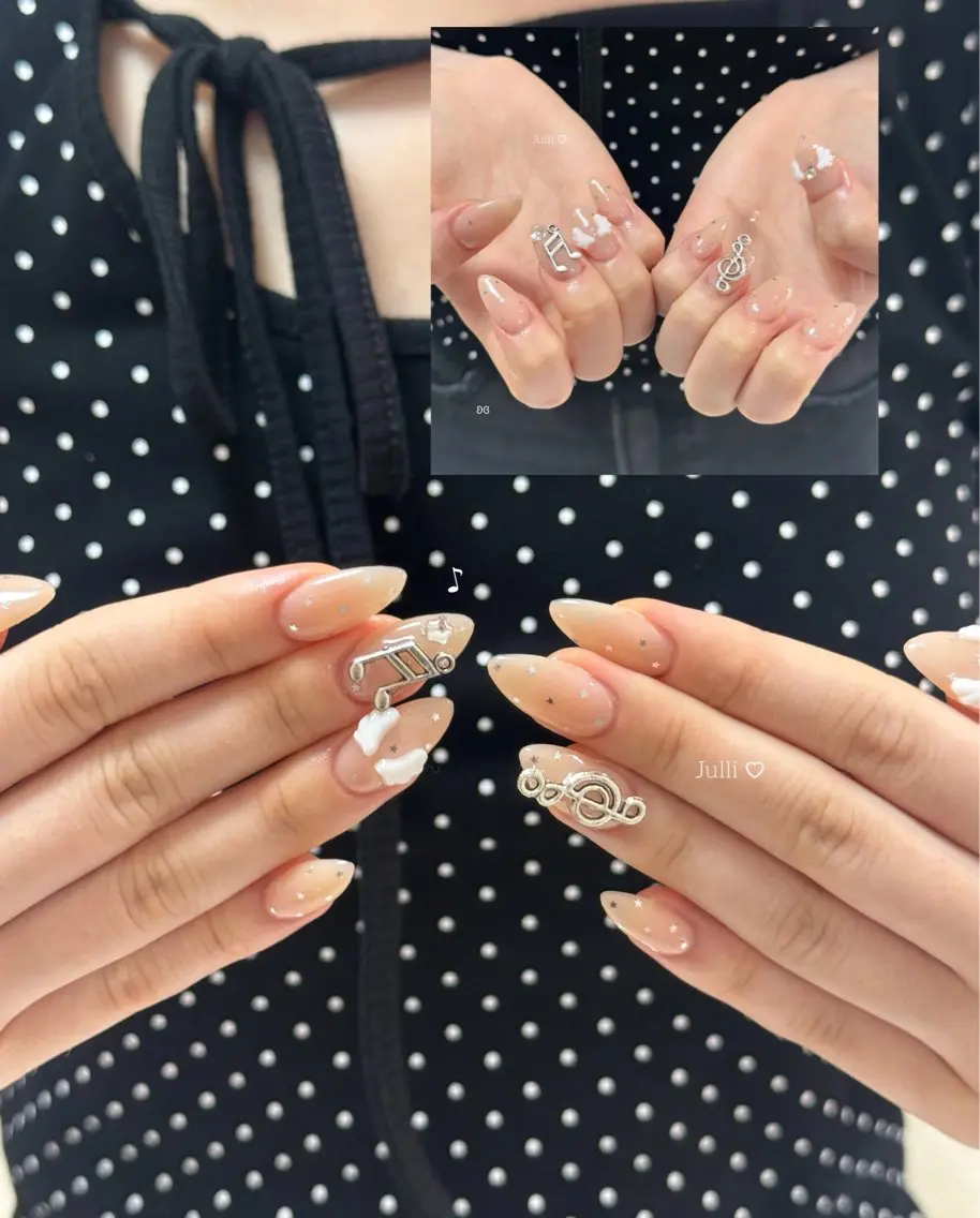 ネイル フレンチネイル ジェルネイル キラキラネイル 韓国ネイル マグネットネイル Julli NailStudioのネイルデザイン