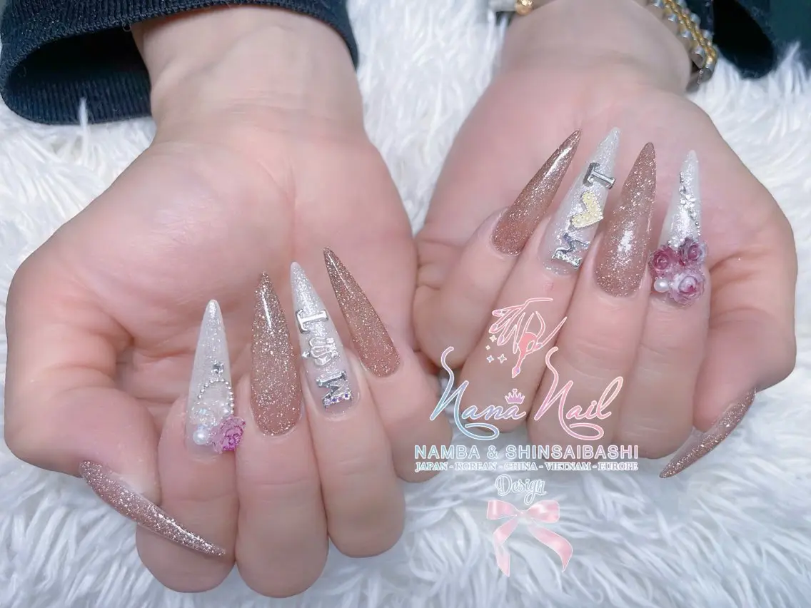 セミロング 韓国風ヘア クリスマス ハンドネイル Linanail Nambaのマツエク・マツパデザイン