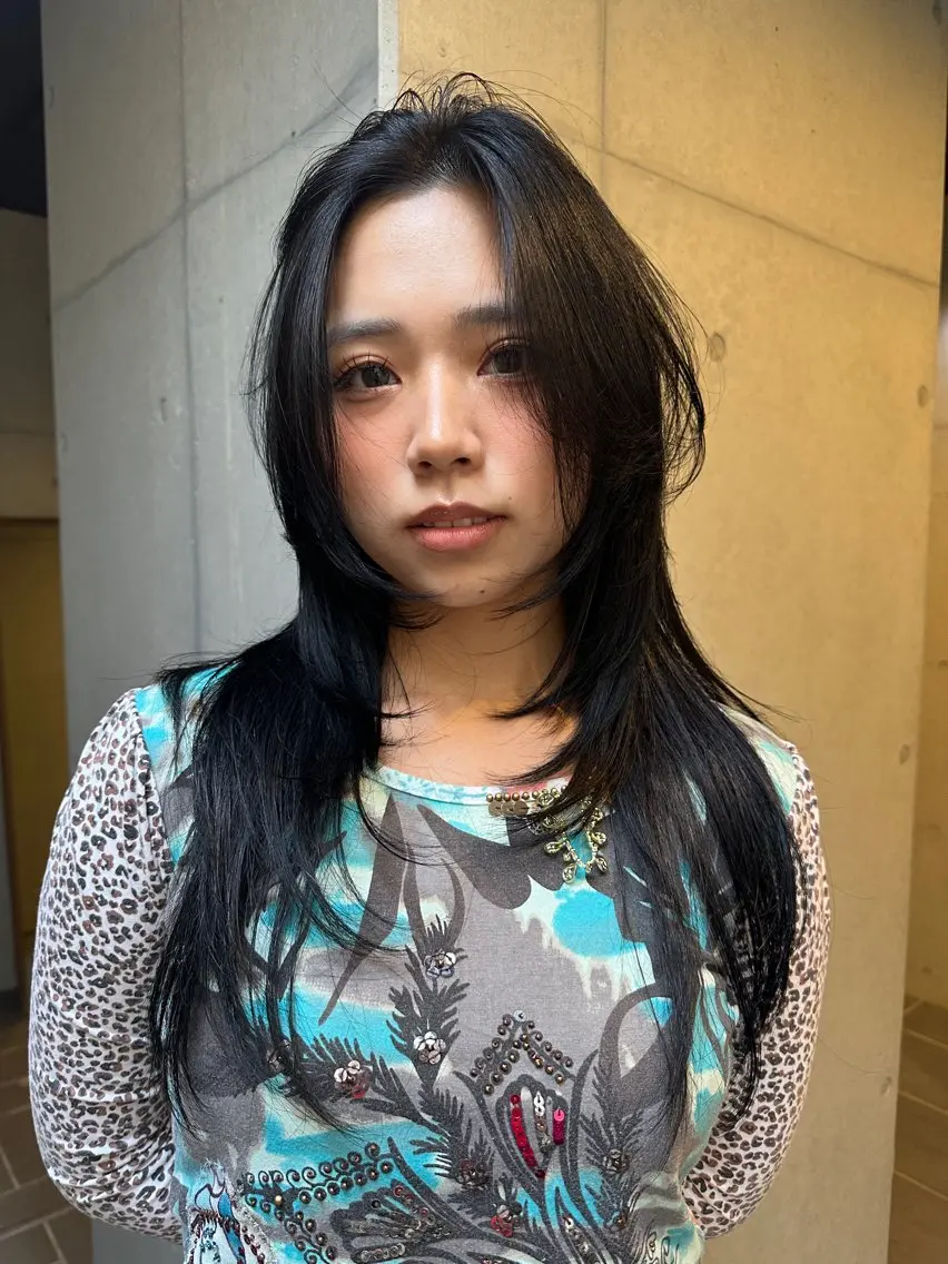 ロング カラー 顔まわりレイヤー レイヤーカット ウルフカット 似合わせウルフ/ レイヤー/山本祐輔のヘアスタイル