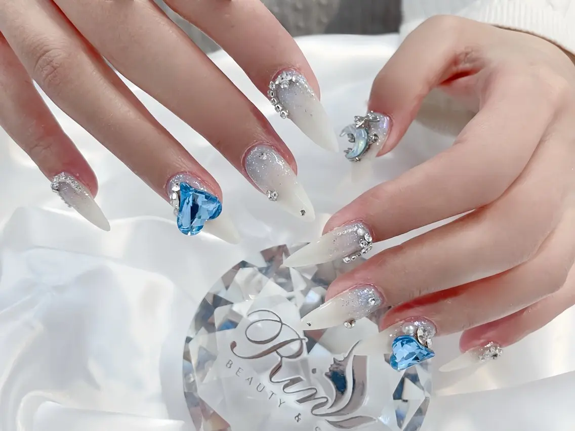 ネイル アートネイル ジェルネイル ロングネイル ニュアンスネイル スカルプネイル ハンドネイル Rin Nail 新大久保店のネイルデザイン