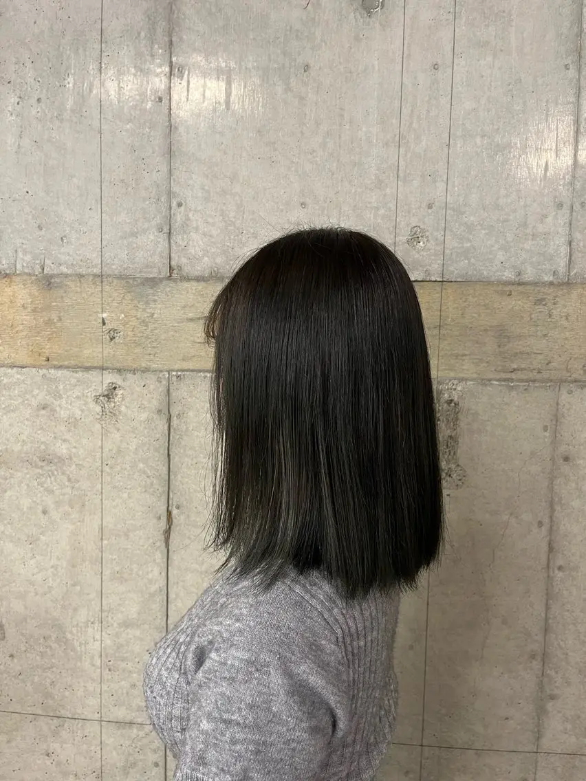 カラー 瑠己杏 :ボブ/ ハイトーンワンカラーのヘアスタイル