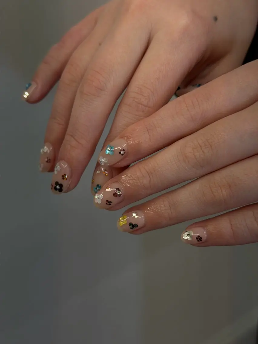 ネイル ジェルネイル ホログラムネイル キラキラネイル マグネットネイル ニュアンスネイル ハンドネイル ハンドケア Bana_ Nailのネイルデザイン