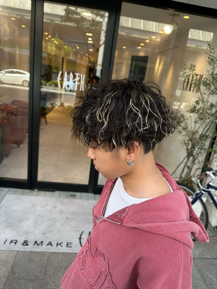 ショート ハイライト ツイストパーマ カット ヘアカラー 縮毛矯正/髪質改善 EARTH髙橋のヘアスタイル