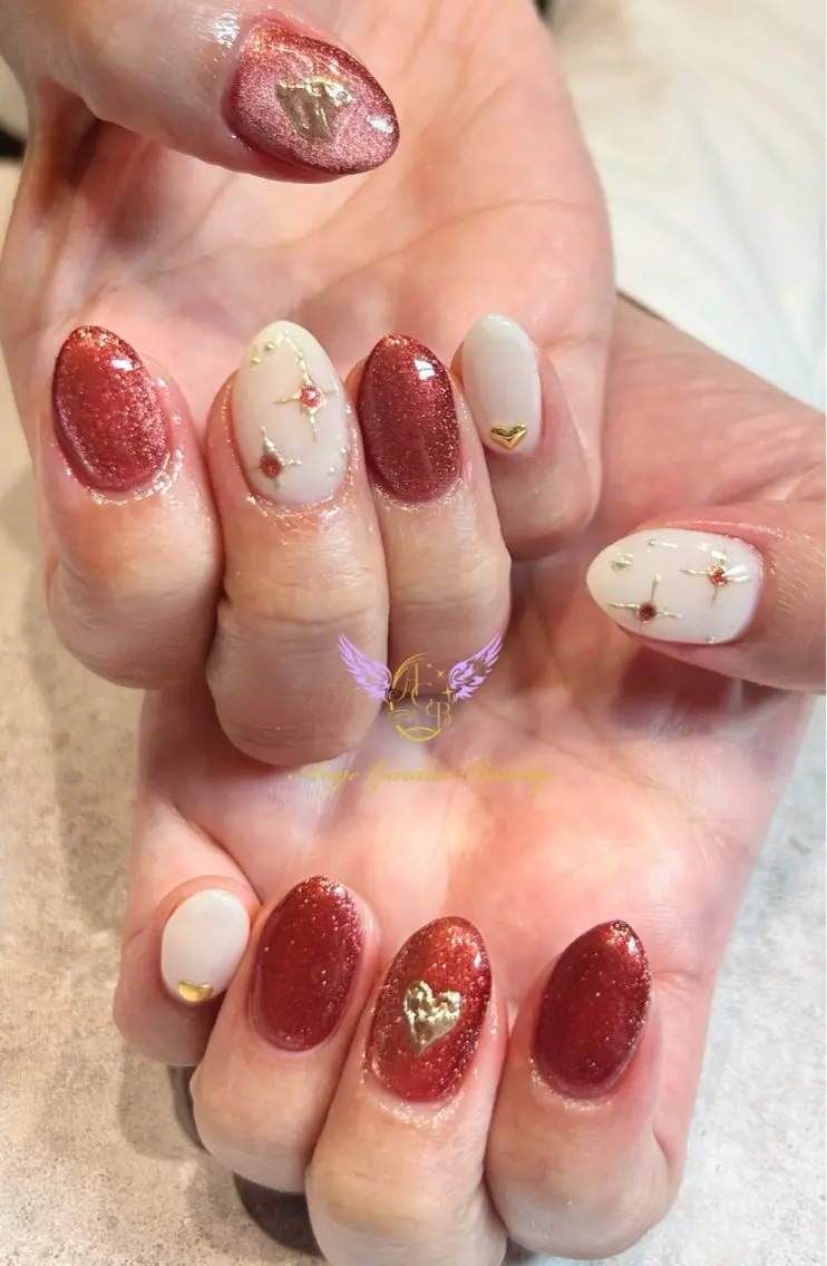 ネイル アートネイル ゴールド ハート ミラーネイル バレンタイン ハンドネイル AngeGarden Beautymihoのネイルデザイン