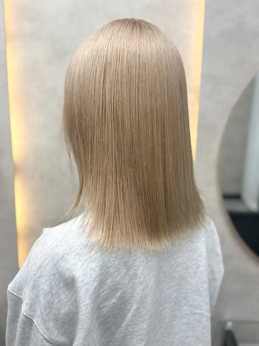 ミディアム ヘアカラー 垢抜け🪄透明感✨ ブリーチ特化のヘアスタイル