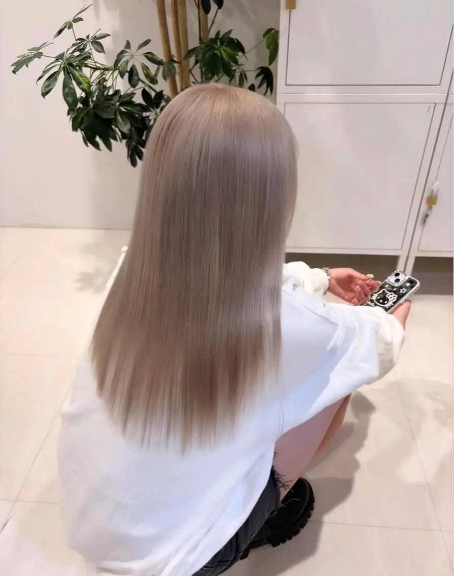 カラー ベージュカラー ミルクティーベージュ ニトウ レイナのヘアスタイル