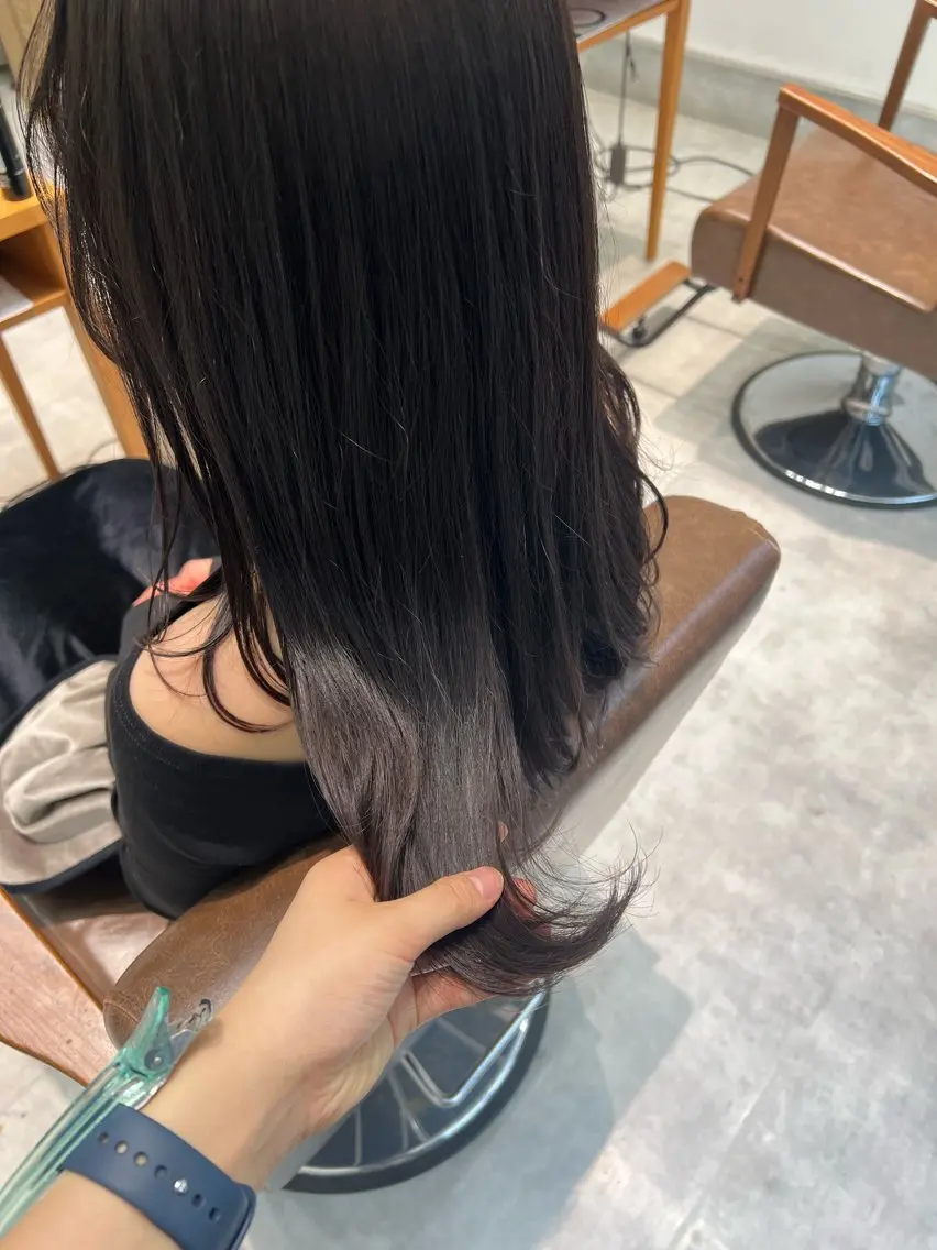 セミロング アッシュ ヘアカラー トリートメント 黒阪 なみのヘアスタイル