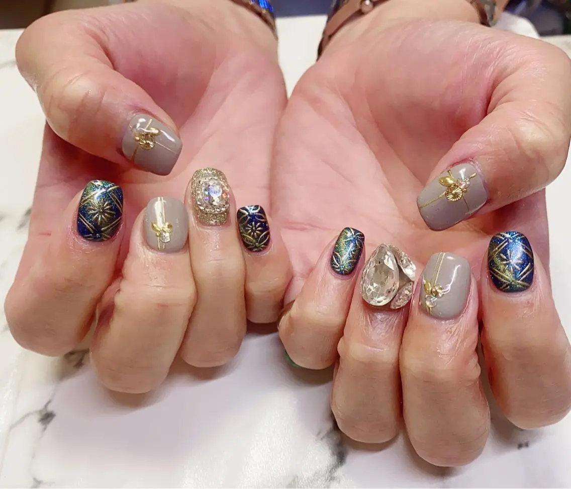 ロング カラー ネイル アートネイル Q Free nailsのネイルデザイン