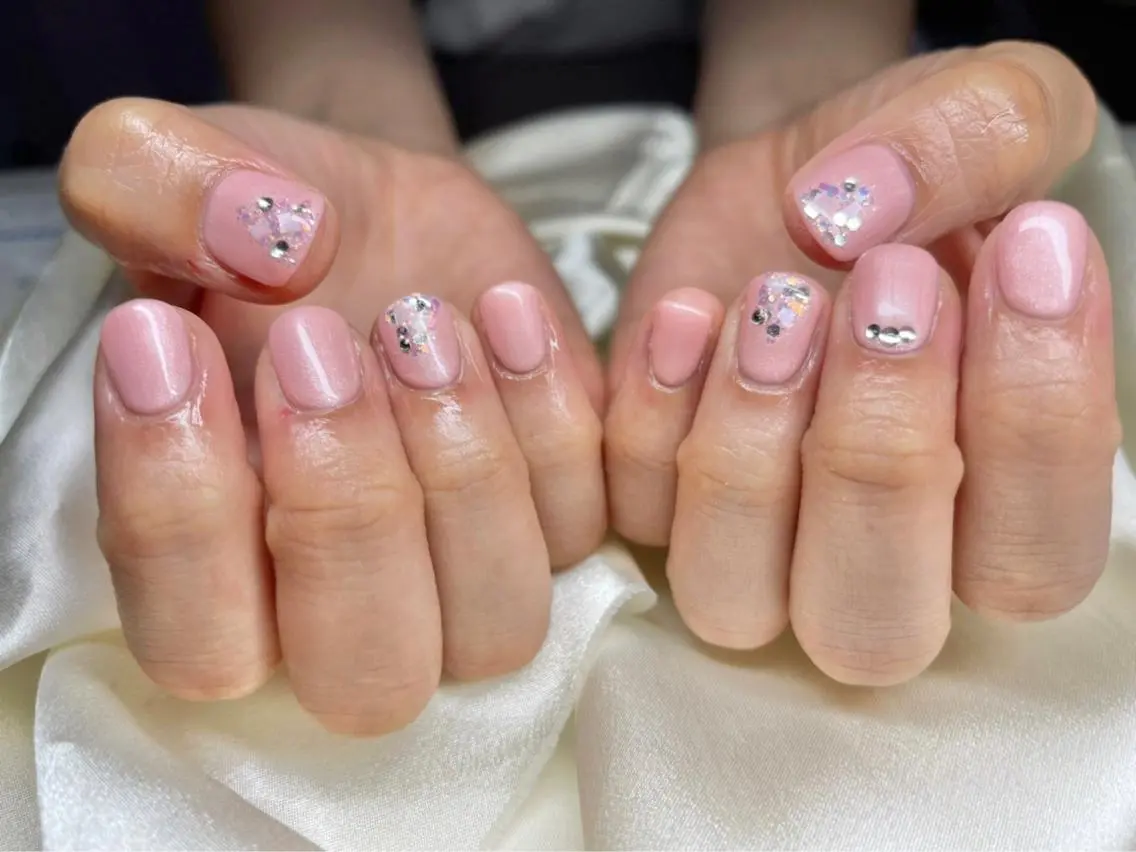 ネイル マツエク・マツパ アイブロウ 眉カラー 韓国風マツエク パリジェンヌラッシュリフト まつげパーマ 結婚式・ブライダル ハンドネイル Nail&eye Belire 新宿のネイルデザイン