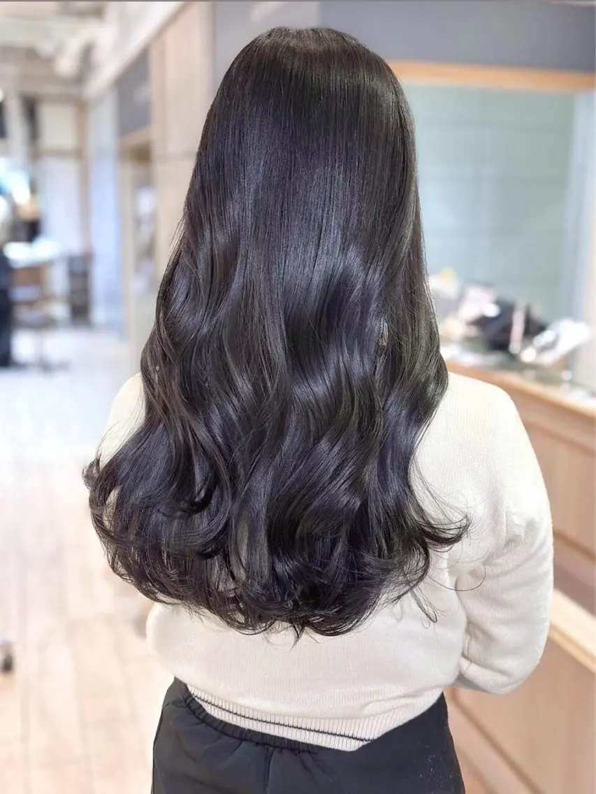 カラー Kureha /暗めカラーモデルのヘアスタイル