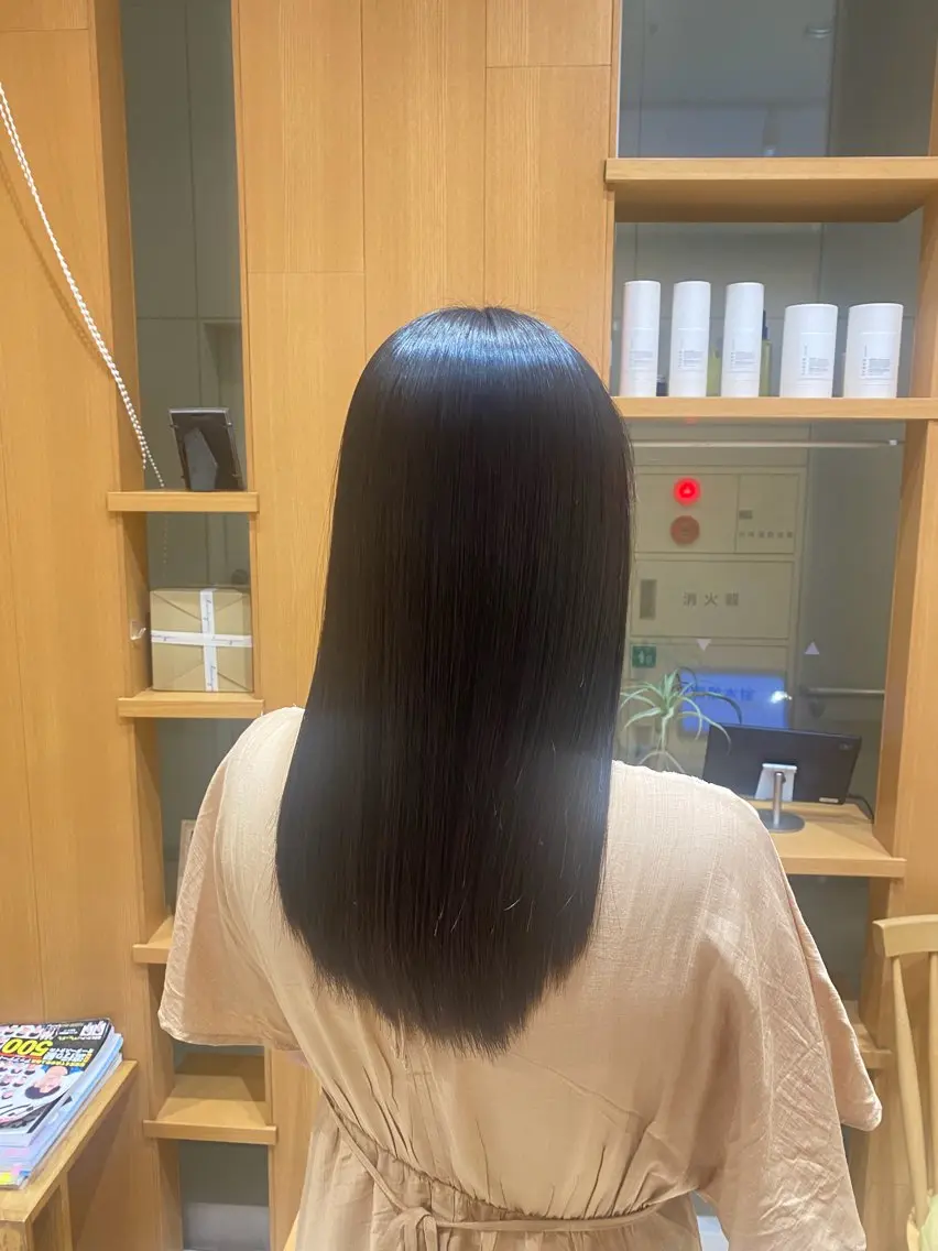 ミディアム パーマ 縮毛矯正 トリートメント 💎ツヤ髪ストレート カラー💎かのんのヘアスタイル