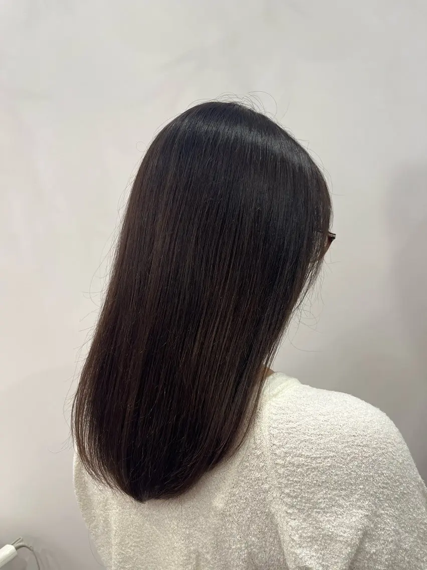 セミロング カット ヘアカラー 吉田 詩穂のヘアスタイル