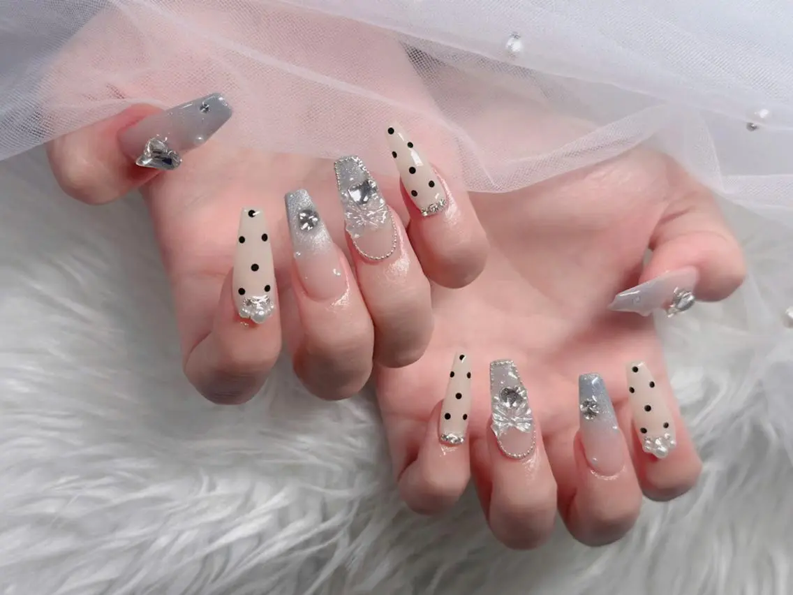 ネイル フレンチネイル ジェルネイル ハロウィン 韓国ネイル マグネットネイル ハンドネイル H.baby Nail Salonのネイルデザイン