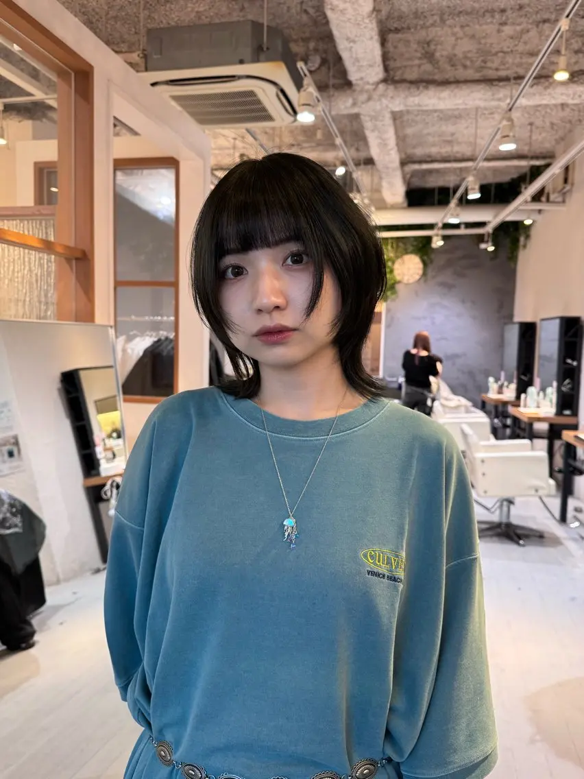 ミディアム レイヤーカット ウルフカット ウルフレイヤー ウラベヨシカ 似合わせショートボブのヘアスタイル