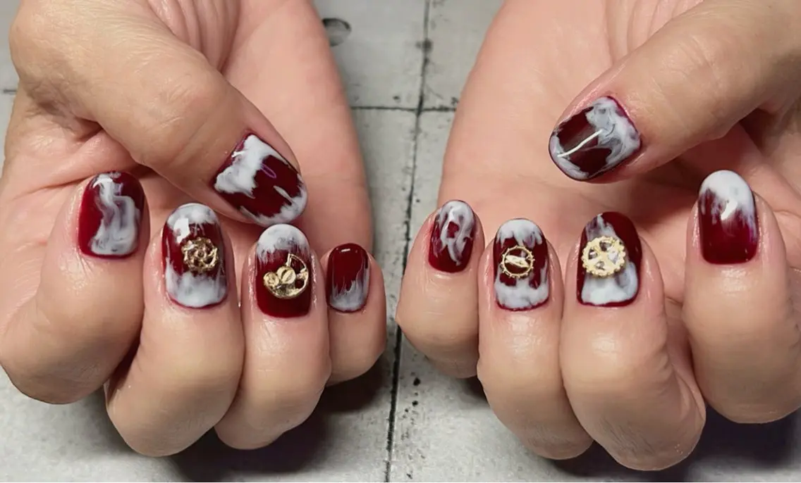 ネイル ボルドー ニュアンスネイル ハンドネイル まり りぃ〜んのネイルデザイン
