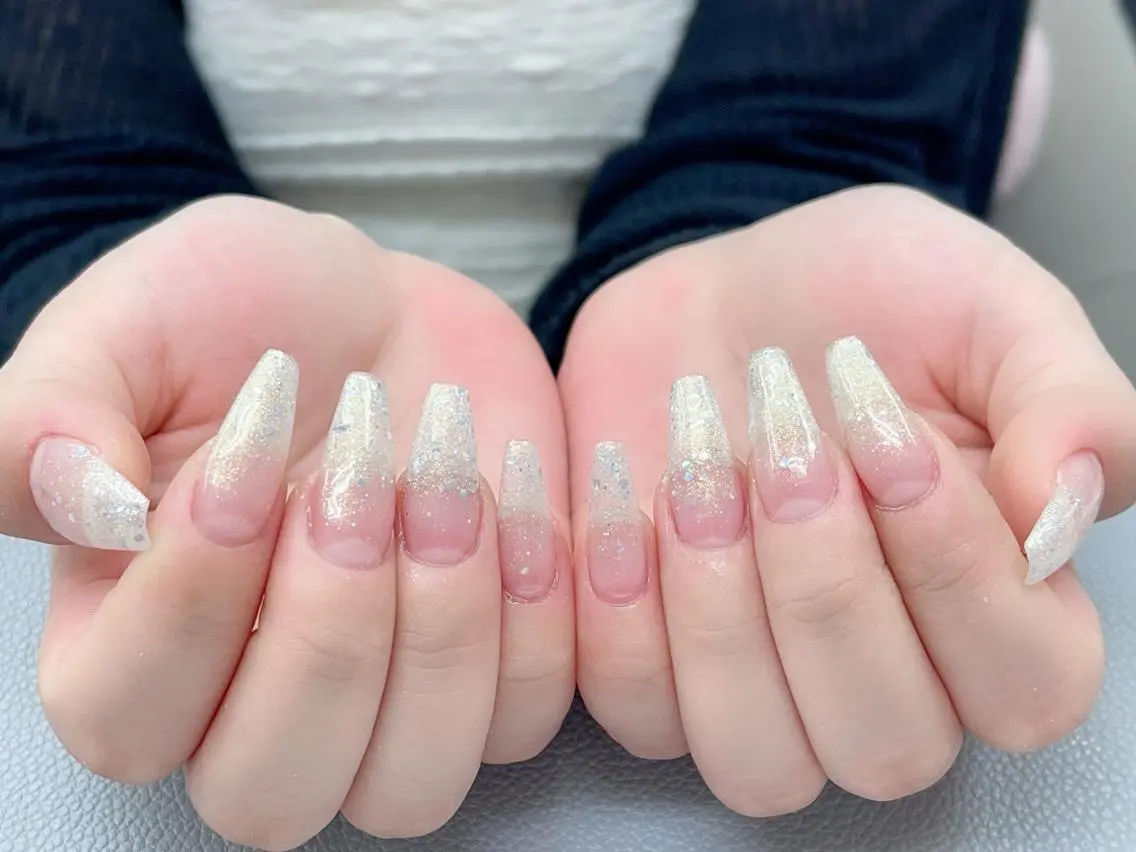 メンズ ネイル アートネイル フレンチネイル ジェルネイル キラキラネイル パラジェル Bloom kabukiのネイルデザイン