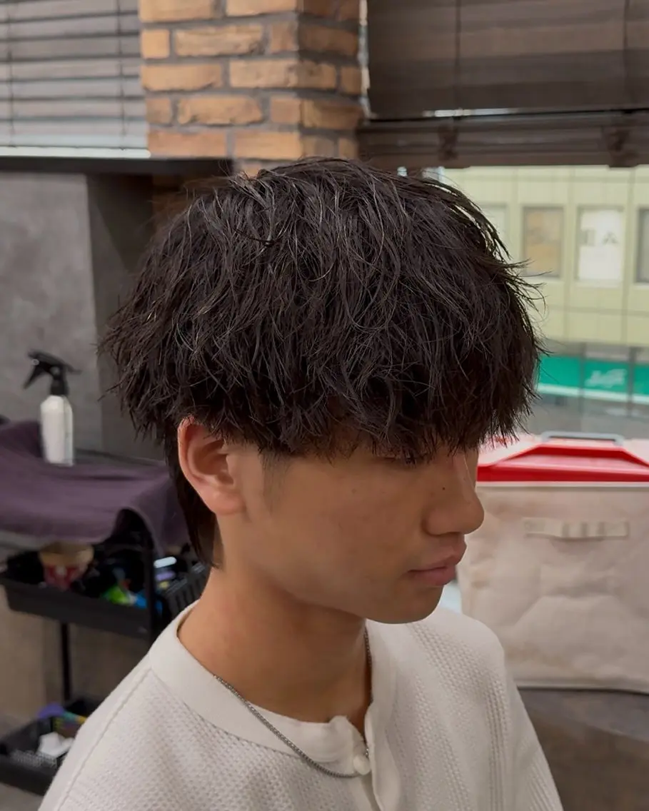 パーマ メンズ カット パーマ シャドウ/フェザー 朝崎倭斗のヘアスタイル