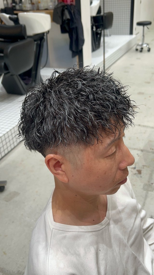 パーマ メンズ フェードカット メンズパーマ カット パーマ 🐲ツイスパ🐲 フェード/龍のヘアスタイル
