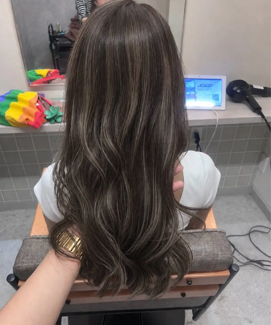 ロング カラー カット ヘアカラー 大人デザイン 🍃MORIKA🍃のヘアスタイル