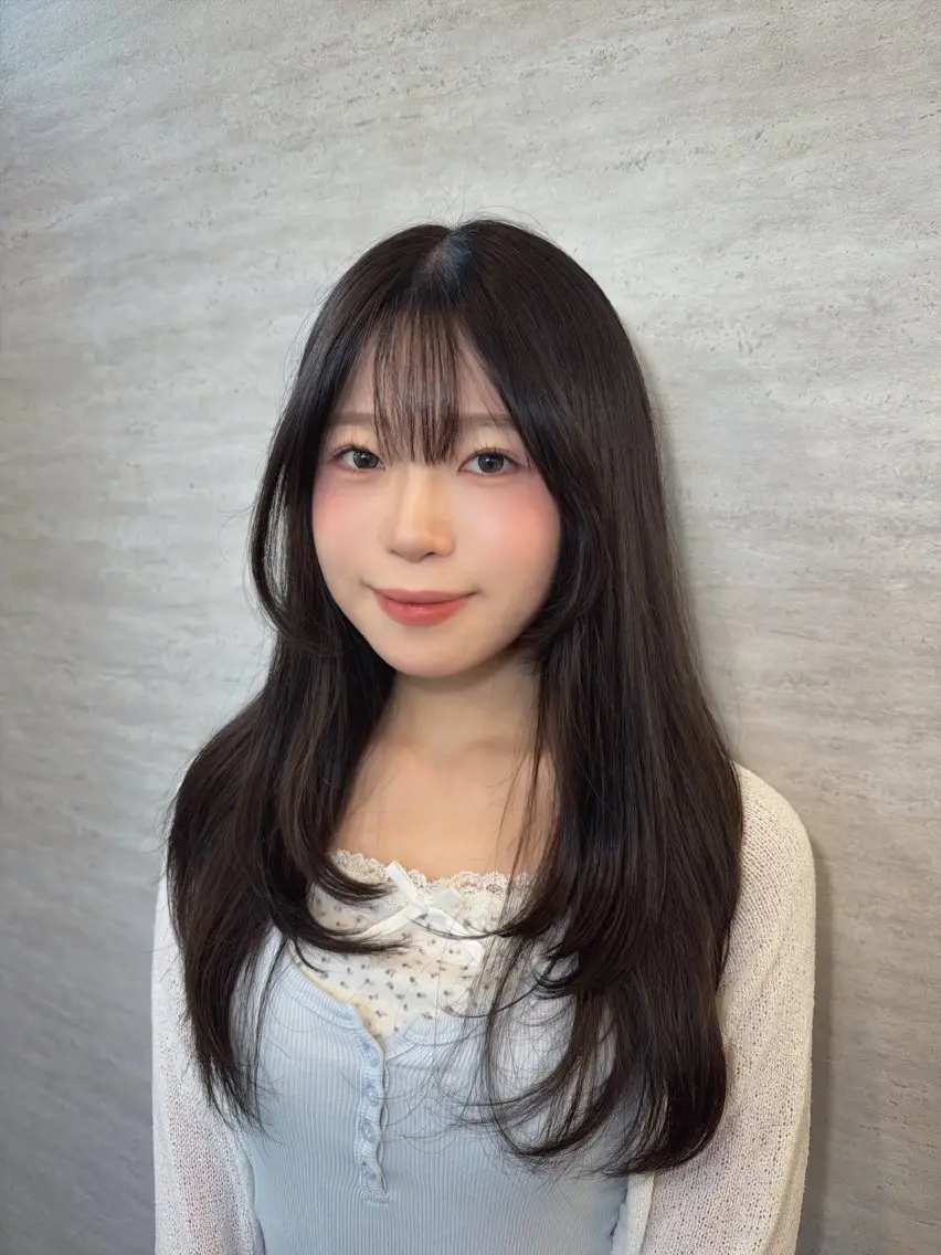 セミロング パーマ ヘアアレンジ カット 縮毛矯正 ヘアセット 韓国レイヤーカット/ 儚げカラーチナツのヘアスタイル