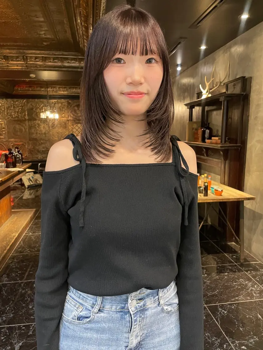 ミディアム カラー ヘアカラー 縮毛矯正 トリートメント くびれレイヤー/艶 カラー　MADOKAのヘアスタイル